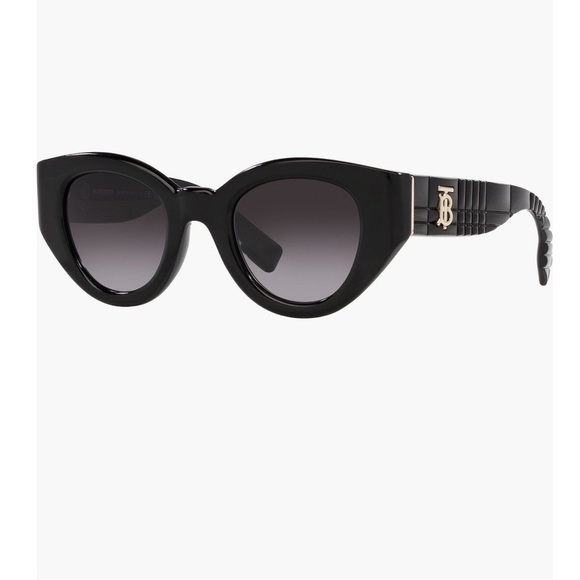 Burberry
Briar 47mm Gradient Sunglasses - Picture 2 of 7